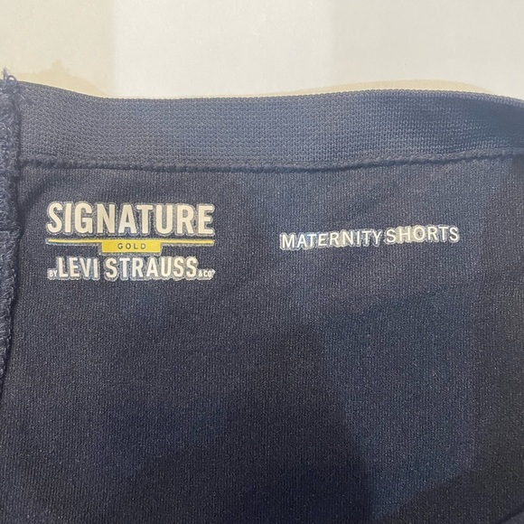 Levi Strauss Blue Maternity Jean shorts with Waistband size Large NWOT - Picture 4 of 9